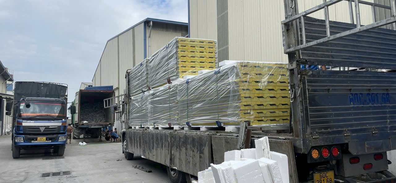 tôn panel cách nhiệt loại tốt