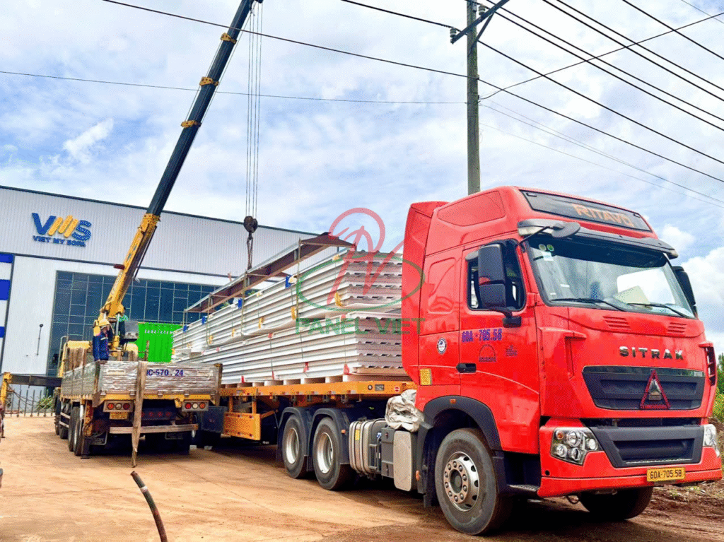 Mái tôn xốp cách nhiệt tiết kiệm chi phí điện và góp phần bảo vệ môi trường.