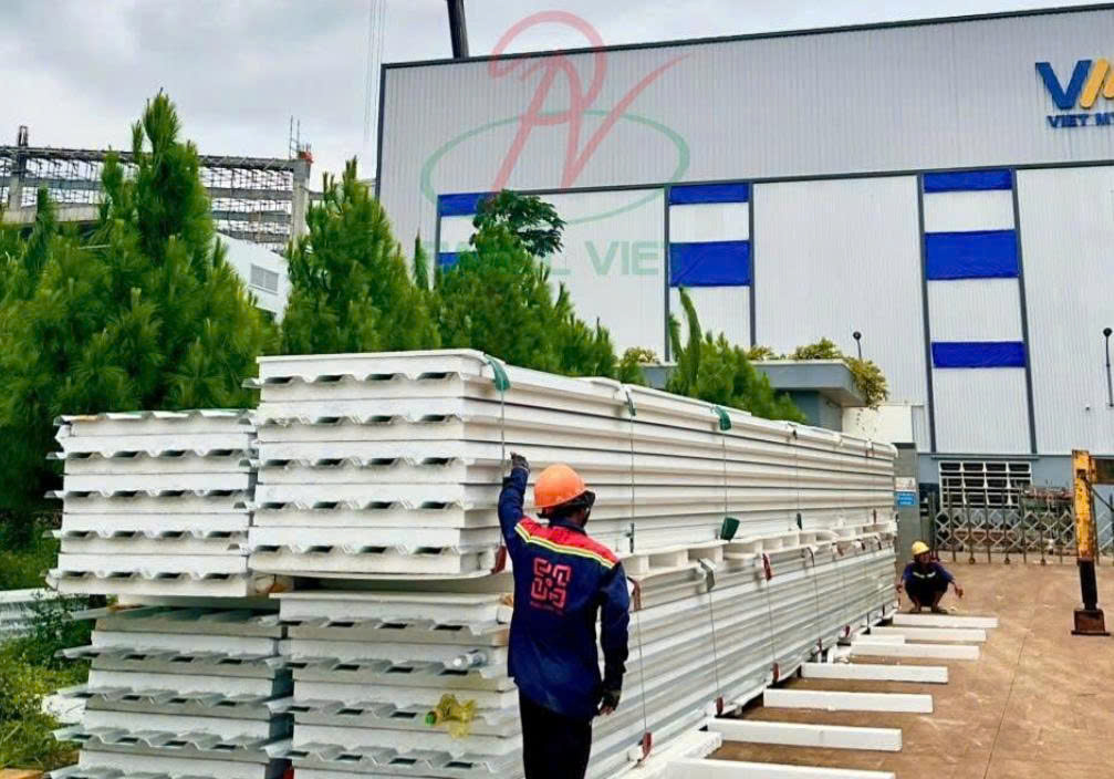 Panel Cách Nhiệt Chịu Được Bão Không