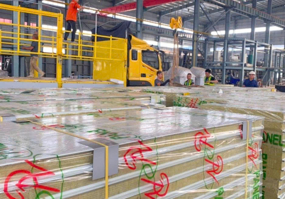 Panel Để Chống Bão Hiệu Quả