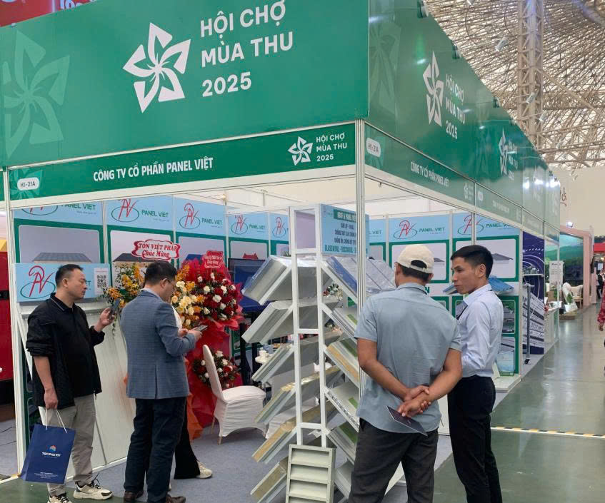 Panel Việt tại Hội Chợ Mùa Thu ngày thứ 7