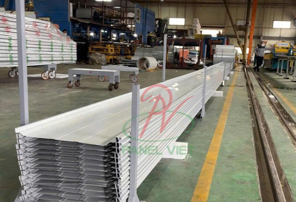 so sánh ưu nhược điểm mái seamlock và kliplock