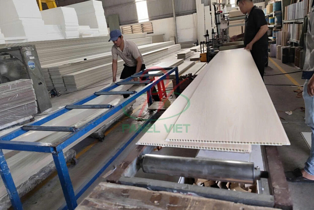 Sàn Chịu Lực Giả Gỗ Giá Tại Nhà Máy