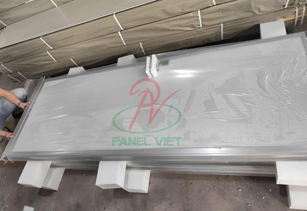 Lắp đặt cửa panel cho kho thực phẩm