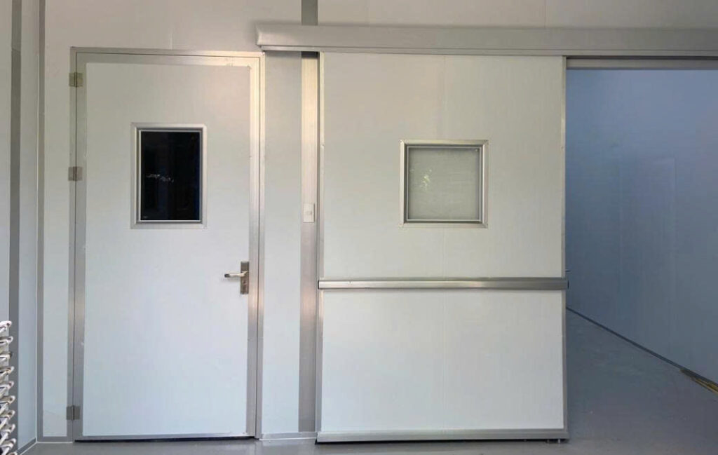 giá cửa panel phòng sạch