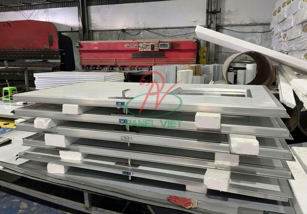 Báo Giá Phụ Kiện Cửa Mở Panel 2026 