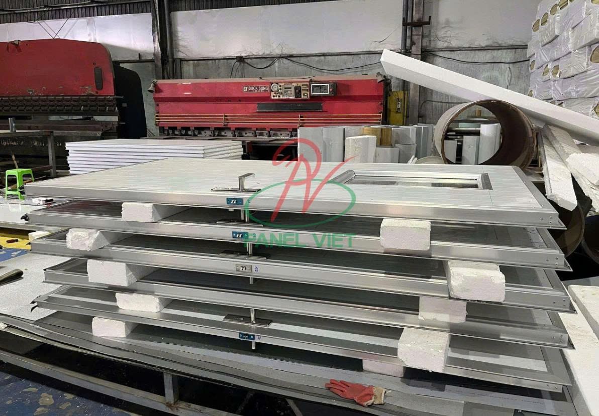 Báo Giá Phụ Kiện Cửa Mở Panel 2026 