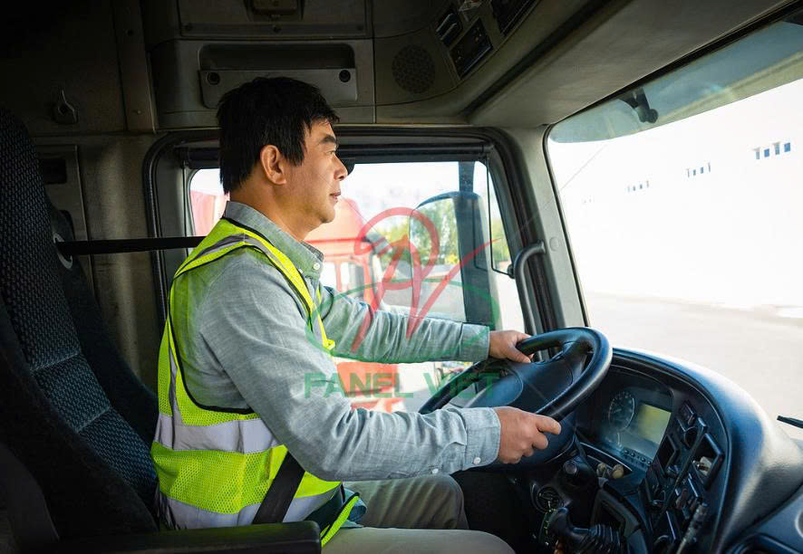 Nhân Viên Lái Xe Giao Hàng