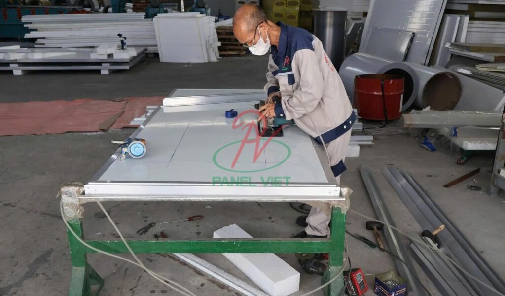 nhà máy sản xuất cửa mở panel