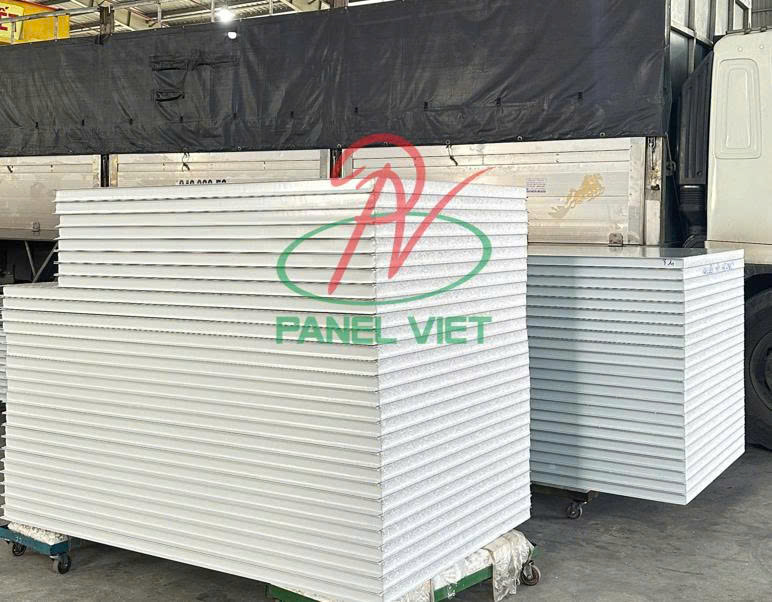 mua vách tôn xốp tại nhà máy