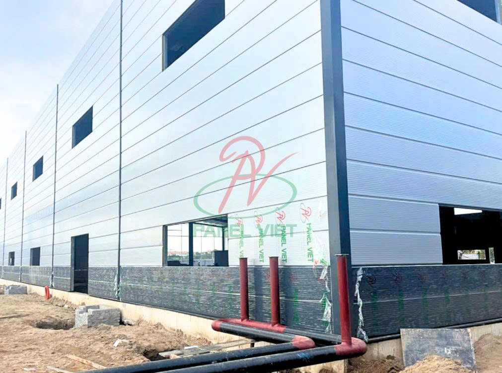 Panel Cách Nhiệt Làm Nhà Máy Socola