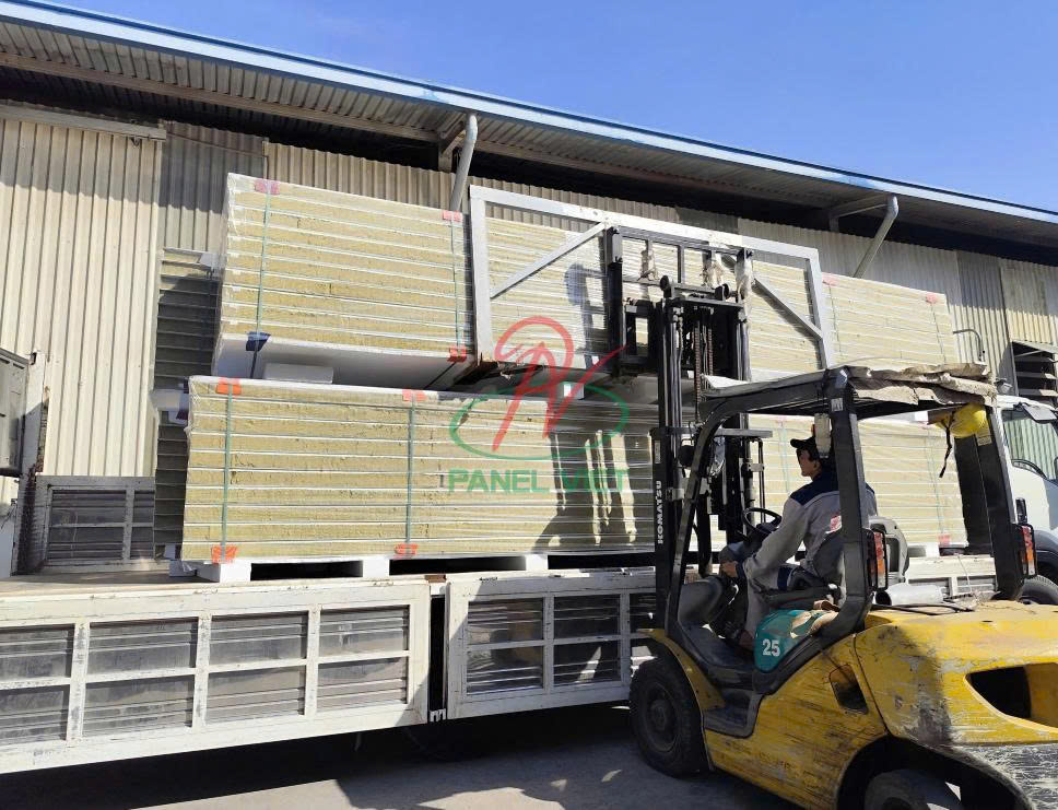 thi công panel dựng vách xưởng socola