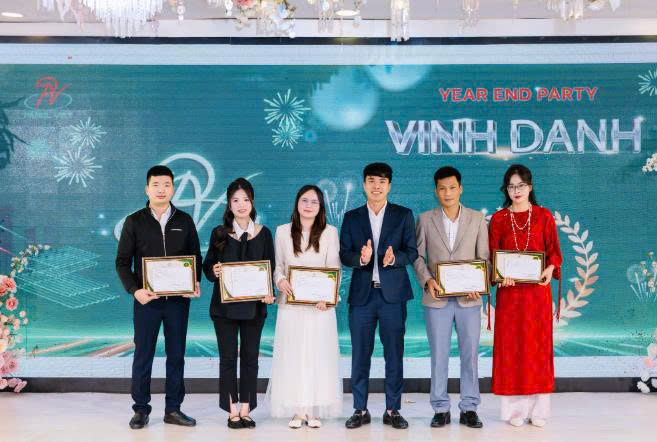 Panel Việt vinh danh tại Year End Party Miền Bắc 2025